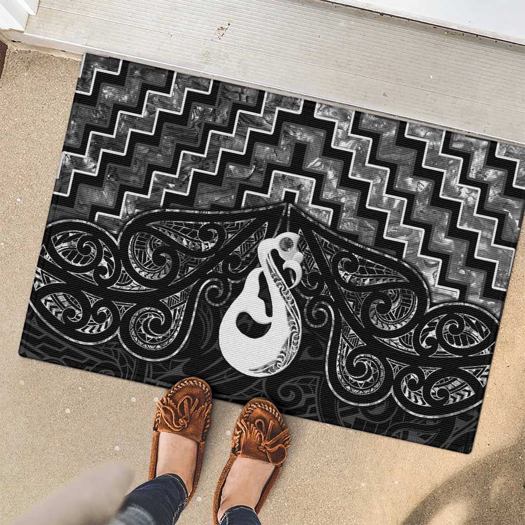 New Zealand Maori Rubber Doormat Poutama Manaia Black Paua Shell LT05 - Polynesian Pride