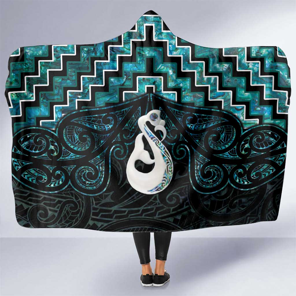 New Zealand Maori Hooded Blanket Poutama Manaia Turquoise Paua Shell LT05 One Size Turquoise - Polynesian Pride