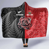 New Zealand And England Rugby Hooded Blanket Red Rose Mix Maori Pattern - Polynesian Pride