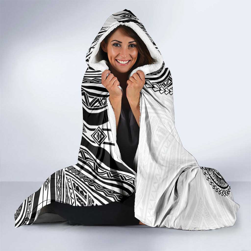 Hibiscus With White Austronesian Tattoo Pattern Hooded Blanket - Polynesian Pride