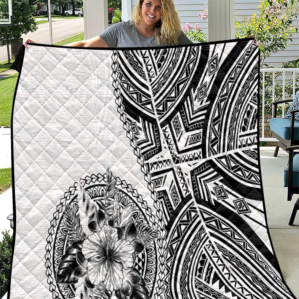 Hibiscus With White Austronesian Tattoo Pattern Quilt - Polynesian Pride