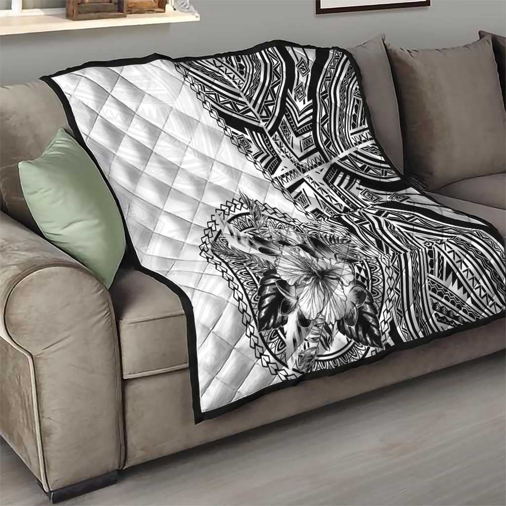 Hibiscus With White Austronesian Tattoo Pattern Quilt - Polynesian Pride