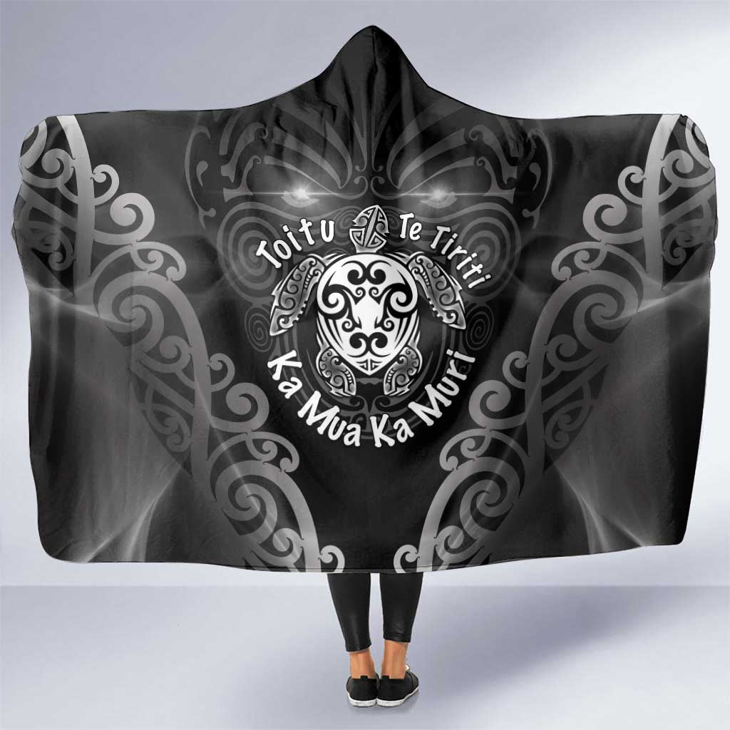 Aotearoa Toitu Te Tiriti Hooded Blanket Ka Mua Ka Muri LT05 One Size Black - Polynesian Pride