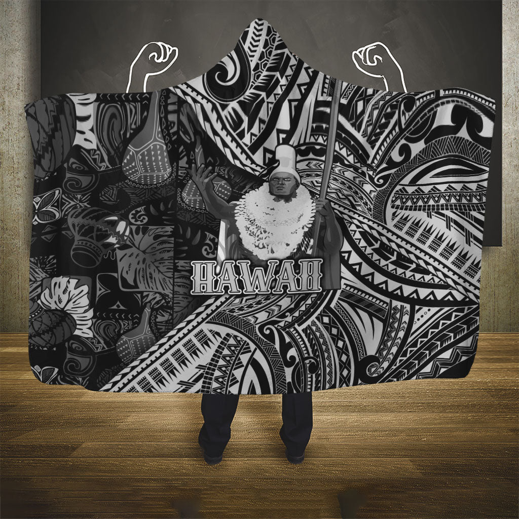 Hawaii King Kamehameha Hooded Blanket With Hawaiian Ipu Motifs Black Version LT05 - Polynesian Pride