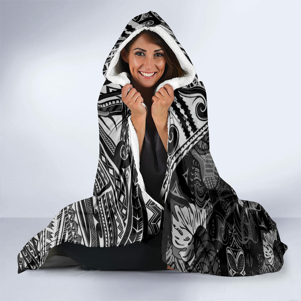 Hawaii King Kamehameha Hooded Blanket With Hawaiian Ipu Motifs Black Version LT05 - Polynesian Pride