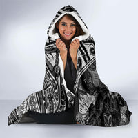 Hawaii King Kamehameha Hooded Blanket With Hawaiian Ipu Motifs Black Version LT05 - Polynesian Pride