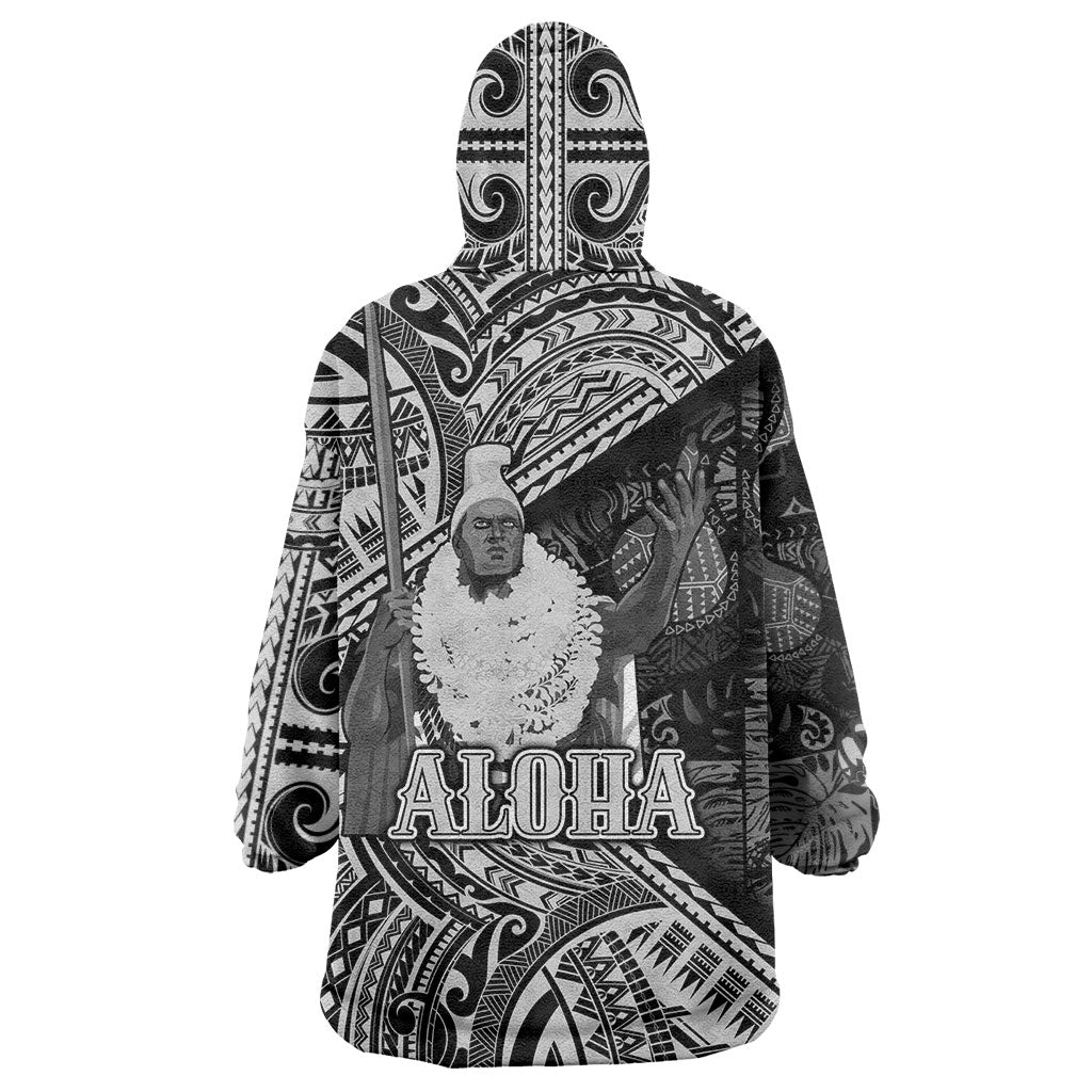 Hawaii King Kamehameha Wearable Blanket Hoodie With Hawaiian Ipu Motifs Black Version