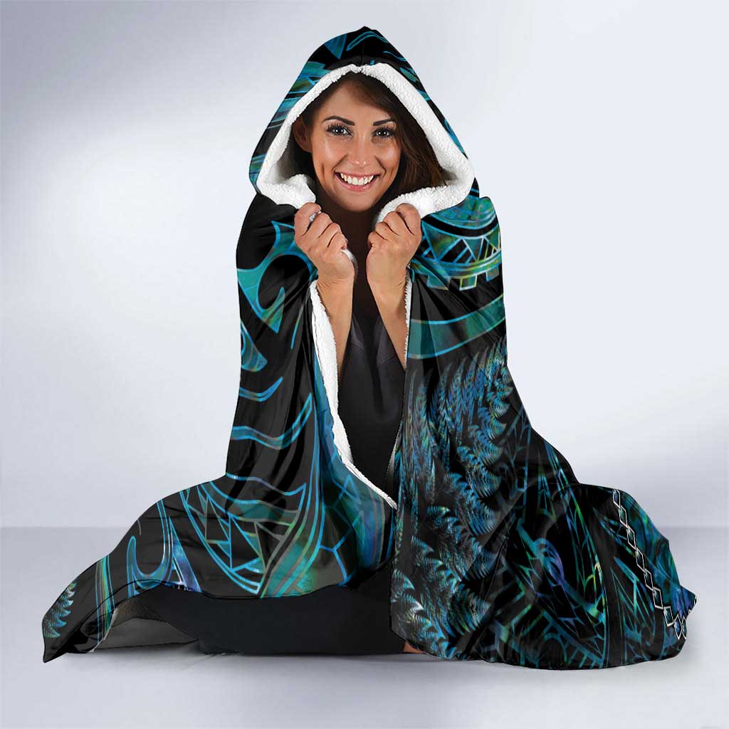New Zealand Aotearoa Hooded Blanket Maori Tane Te Waiora Paua Shell Glitter Turquoise LT05 - Polynesian Pride