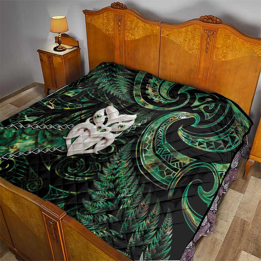 New Zealand Aotearoa Quilt Maori Wheku Paua Shell Glitter Green