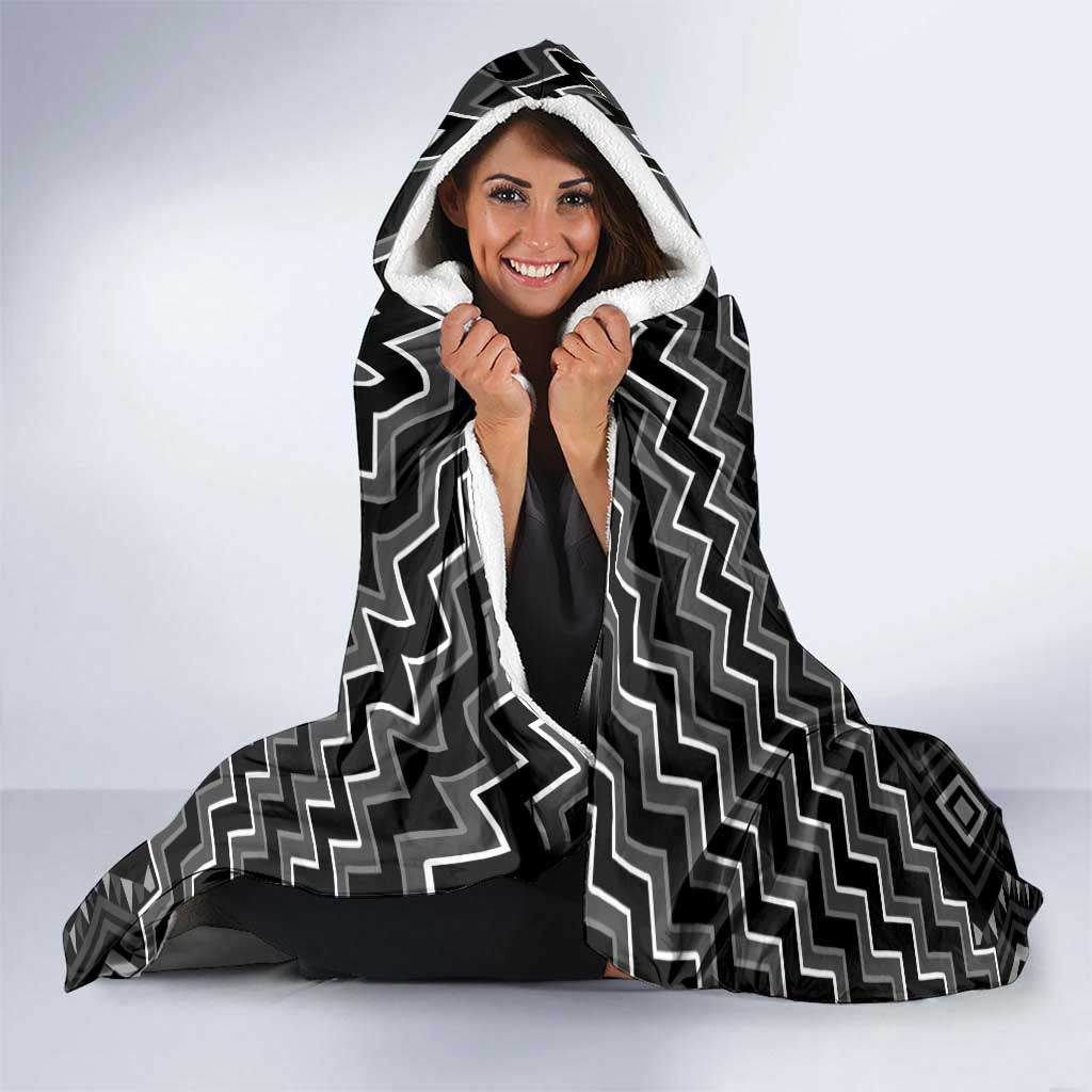 New Zealand Aotearoa Hooded Blanket Black Poutama With Taniko Pattern LT05 - Polynesian Pride