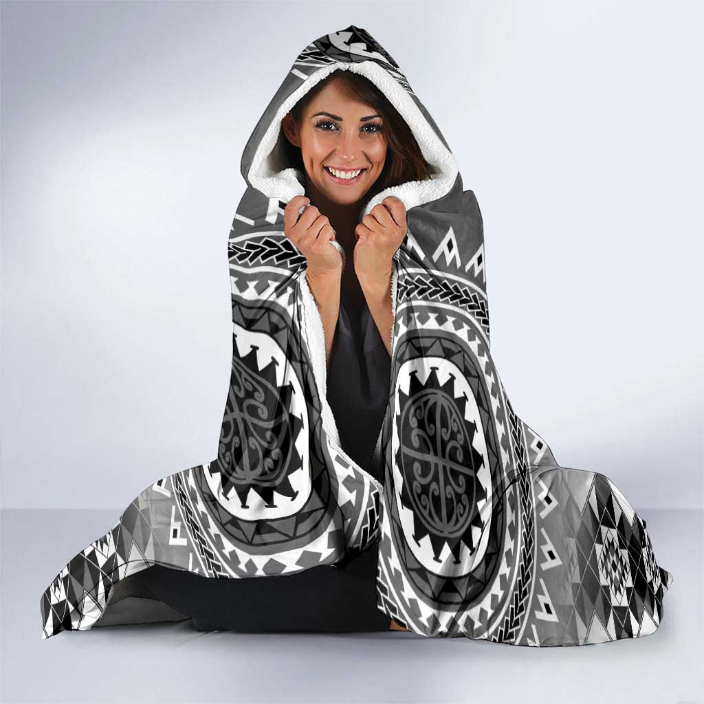 New Zealand Hooded Blanket Poutama Mix Gray Taniko Inspired Art LT05 - Polynesian Pride