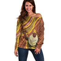 Hawaii King Kamehameha Off Shoulder Sweater Hawaiian Kakau Pattern With Leis LT05 Women Brown - Polynesian Pride