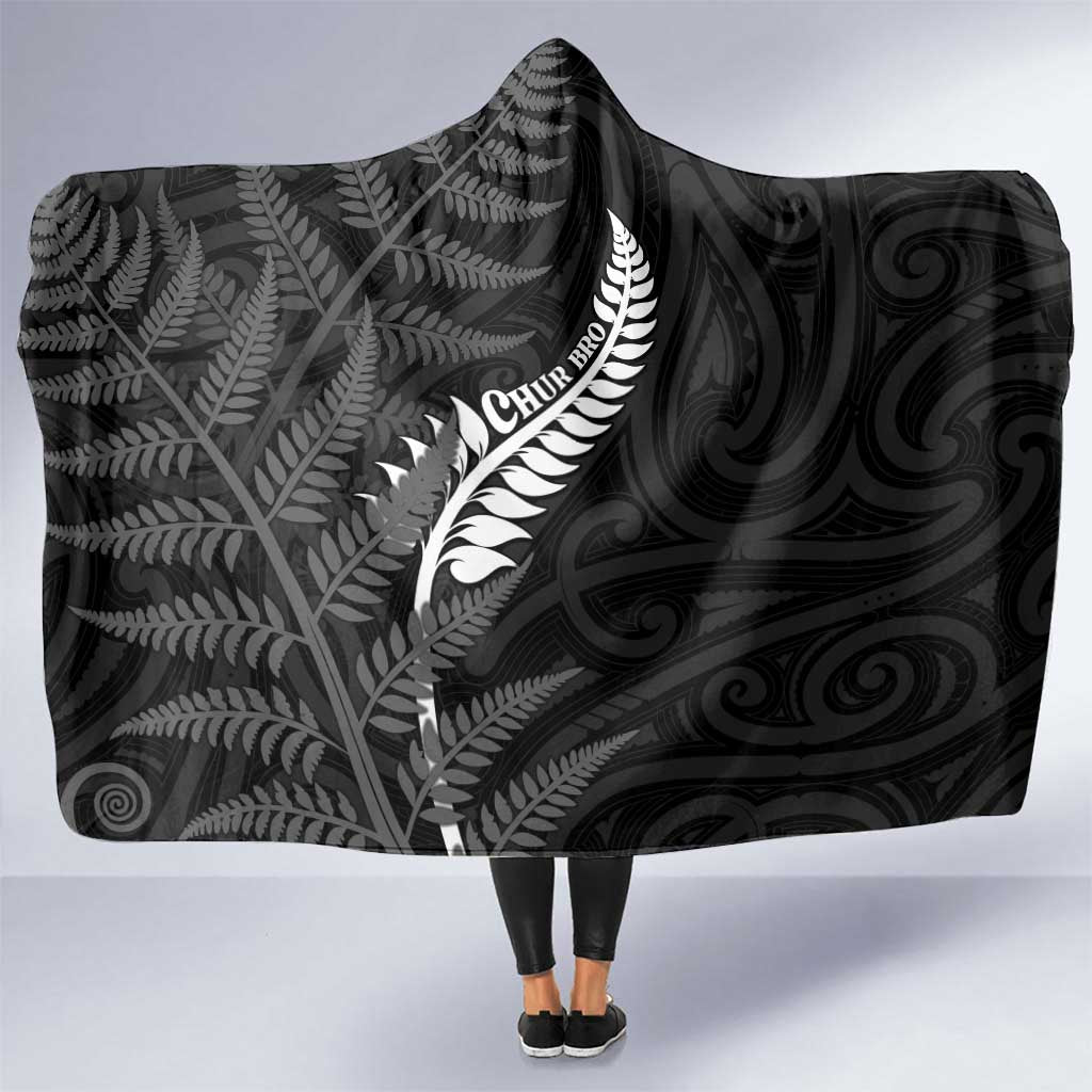 New Zealand Chur Bro Hooded Blanket Maori Koru With Silver Fern LT05 One Size Black - Polynesian Pride