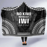 Aotearoa Toitu Te Tiriti Hooded Blanket No Kiwi Without Iwi LT05 One Size Black - Polynesian Pride