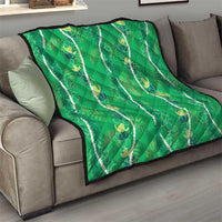 Hawaii Maile Lei Quilt With Green Monstera Pattern