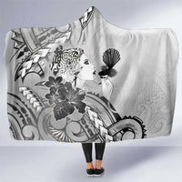 Aotearoa Maori Wahine Hooded Blanket Fantail Bird Black Gold Marble LT05 One Size Black - Polynesian Pride