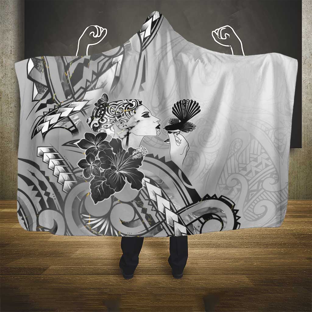 Aotearoa Maori Wahine Hooded Blanket Fantail Bird Black Gold Marble LT05 - Polynesian Pride