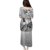 Aotearoa Maori Wahine Puletasi Fantail Bird Black Gold Marble