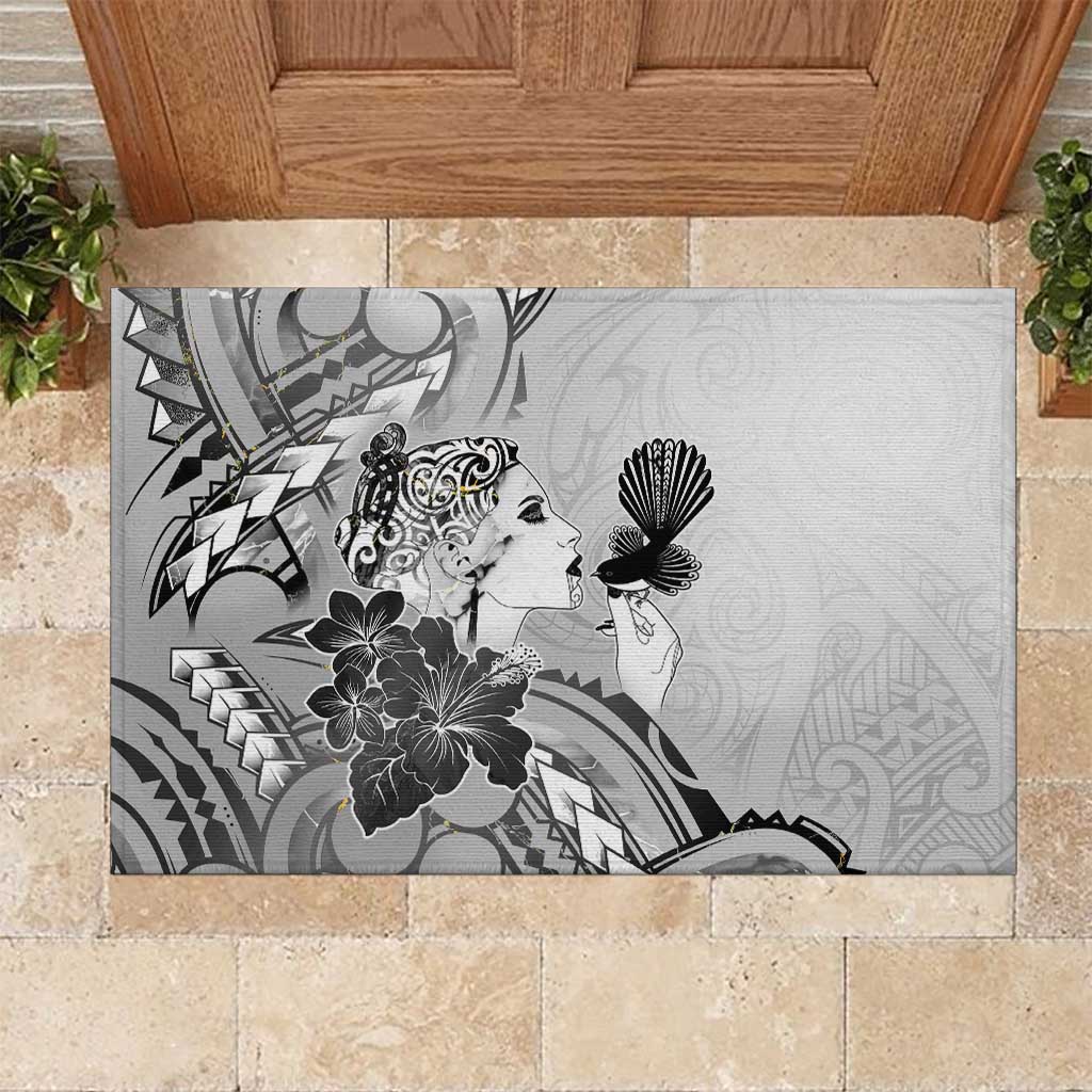 Aotearoa Maori Wahine Rubber Doormat Fantail Bird Black Gold Marble LT05 Black - Polynesian Pride