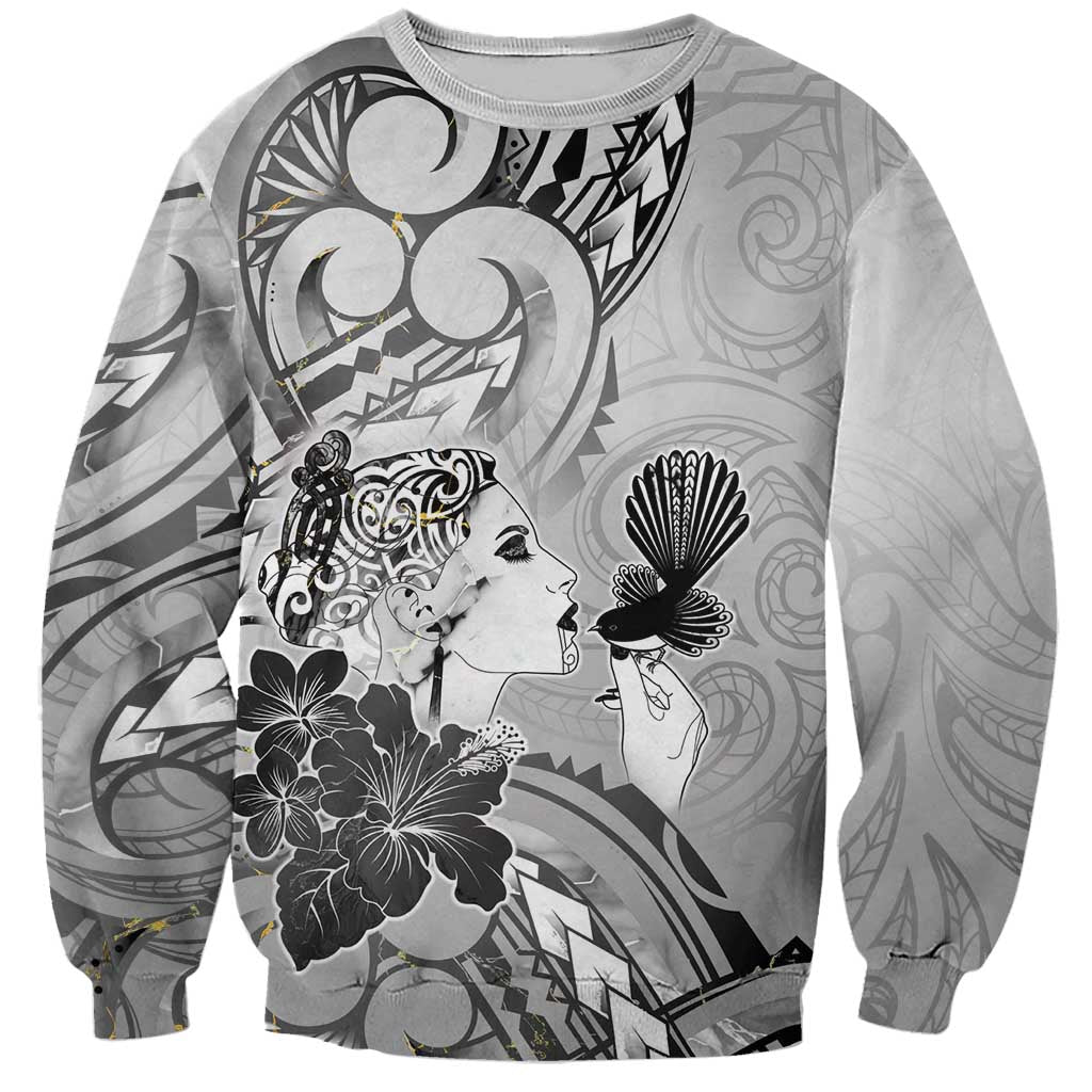 Aotearoa Maori Wahine Sweatshirt Fantail Bird Black Gold Marble LT05 Unisex Black - Polynesian Pride