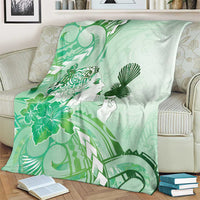 Aotearoa Maori Wahine Blanket Fantail Bird Green Gold Marble LT05 - Polynesian Pride