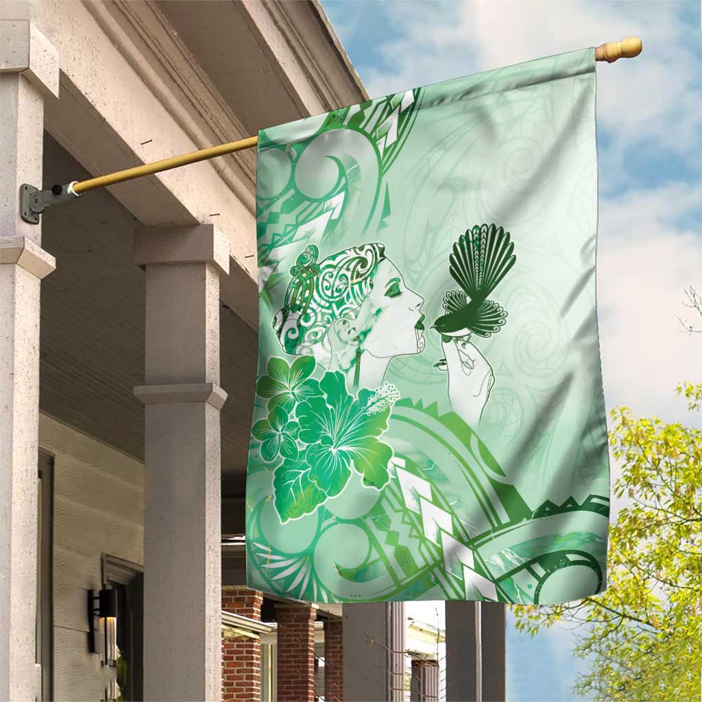Aotearoa Maori Wahine Garden Flag Fantail Bird Green Gold Marble LT05 House Flag Green - Polynesian Pride