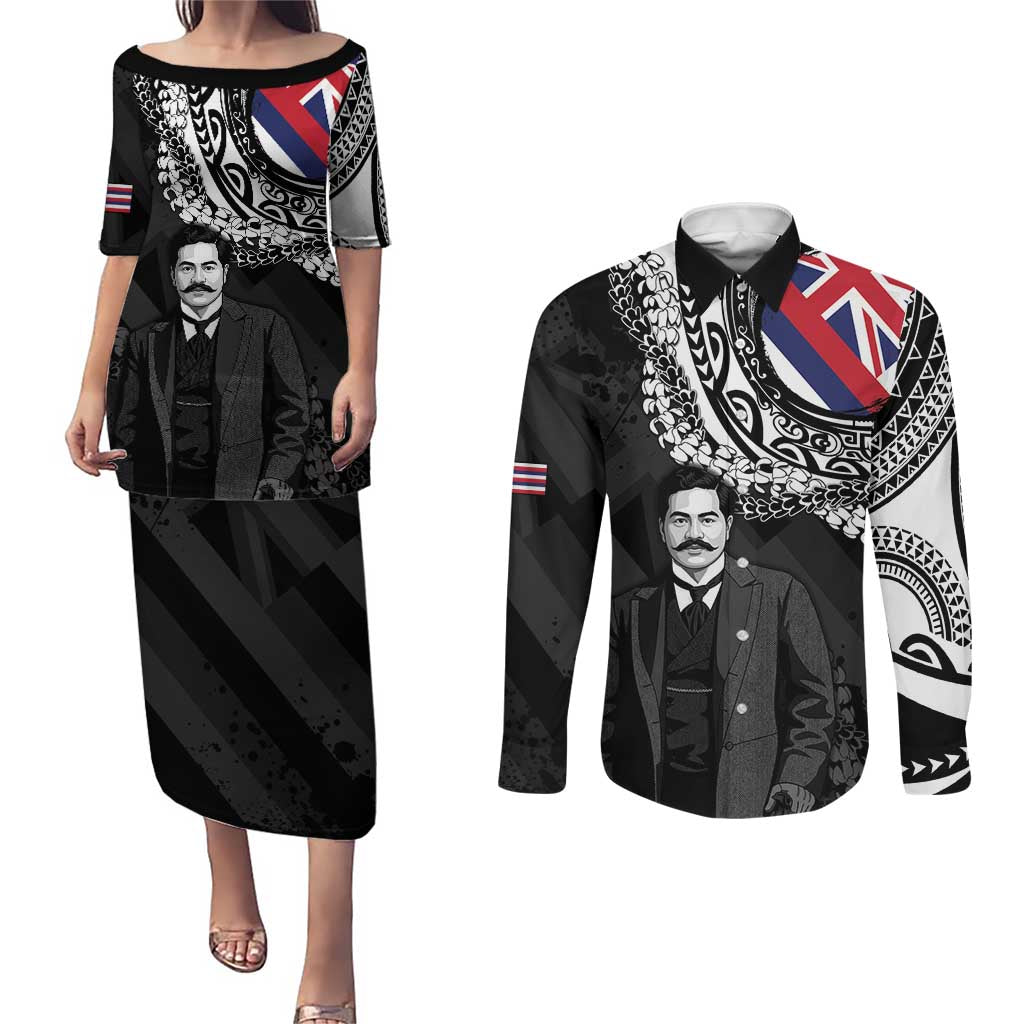 Personalised Hawaii Prince Kuhio Couples Matching Puletasi and Long Sleeve Button Shirt Hawaiian Maile Lei LT05 Black - Polynesian Pride