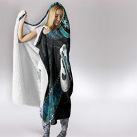 New Zealand Aotearoa Hooded Blanket Maori Manaia Paua Shell Glitter Turquoise LT05 - Polynesian Pride
