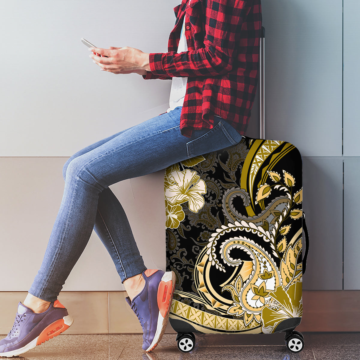 Polynesia Paisley Luggage Cover Mix Gold Polynesian Pattern