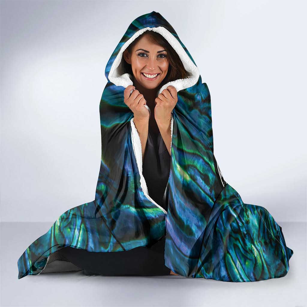 New Zealand Aotearoa Hooded Blanket Maori Taniwha Paua Shell LT05 - Polynesian Pride