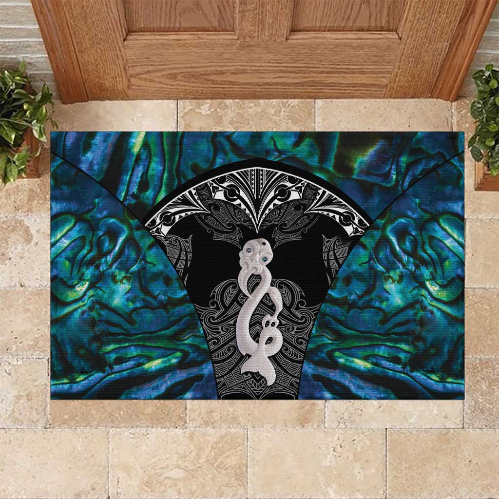 New Zealand Aotearoa Rubber Doormat Maori Taniwha Paua Shell LT05 Black - Polynesian Pride