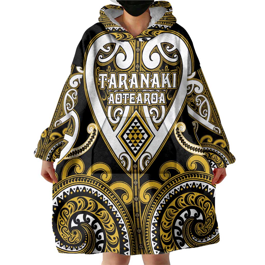 Custom Aotearoa Taranaki Wearable Blanket Hoodie Maori Tribal Pattern LT05 - Polynesian Pride