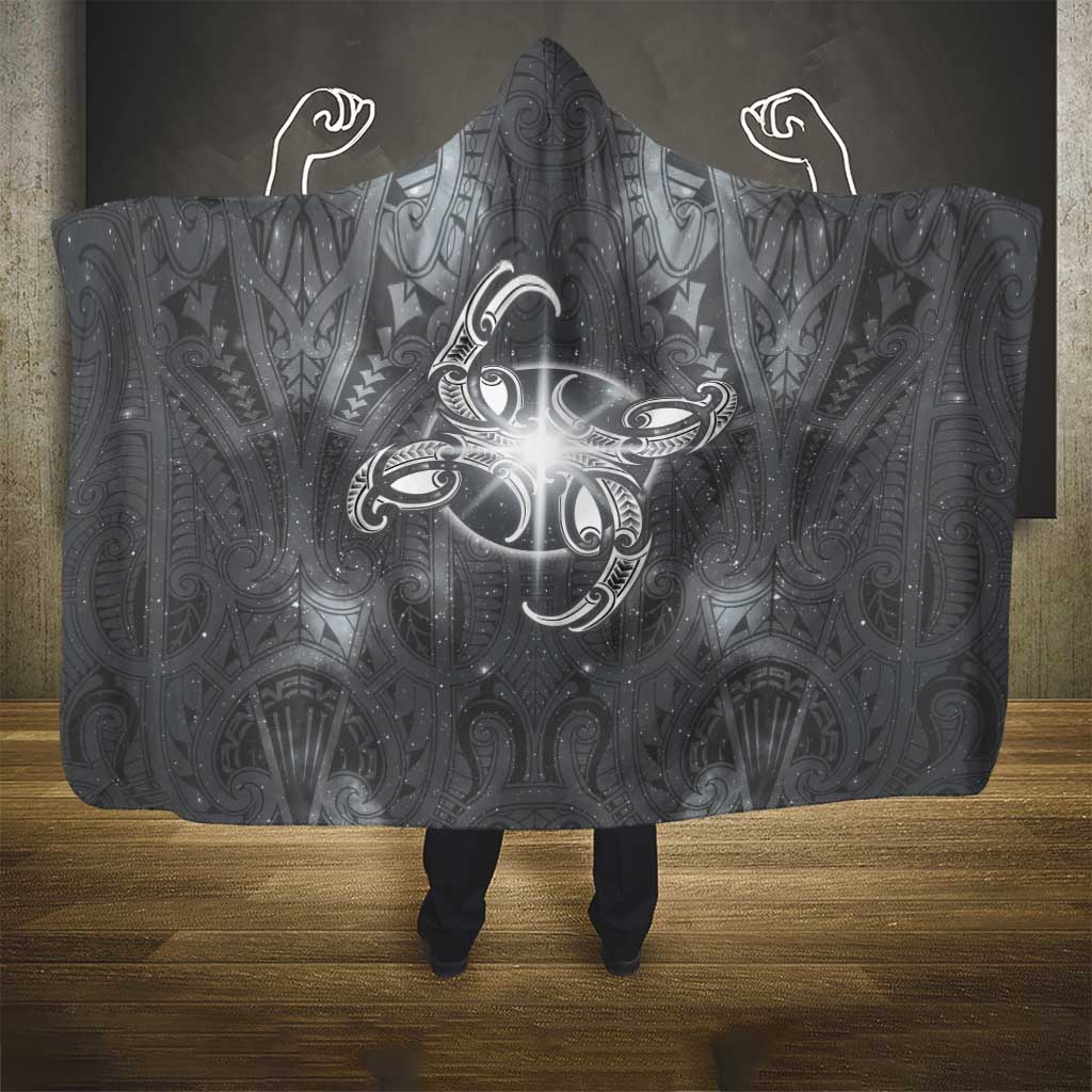 New Zealand Matariki Ururangi Hooded Blanket Maori Moko Grey Galaxy LT05 - Polynesian Pride
