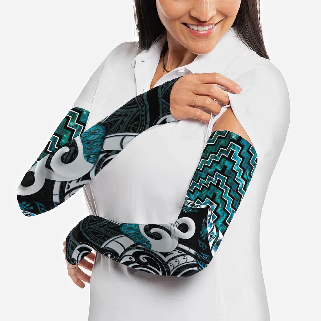New Zealand Maori Arm Sleeves Poutama Pikorua - Single Twist Paua Shell LT05 - Polynesian Pride