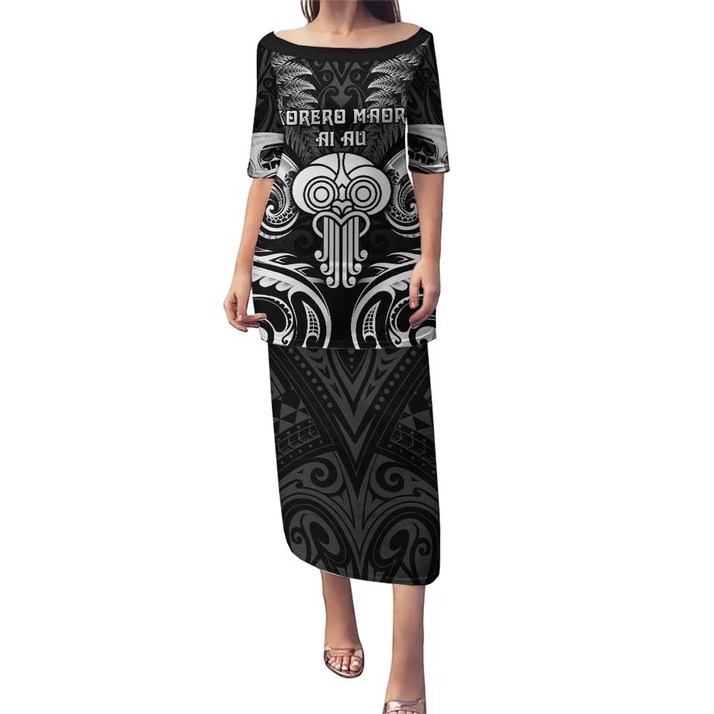New Zealand Te Reo Maori Puletasi Korero Maori Ai Au LT05 Long Dress Black - Polynesian Pride