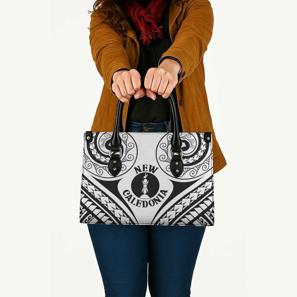 New Caledonia Day Leather Bag Polynesian Curves White Color - Polynesian Pride
