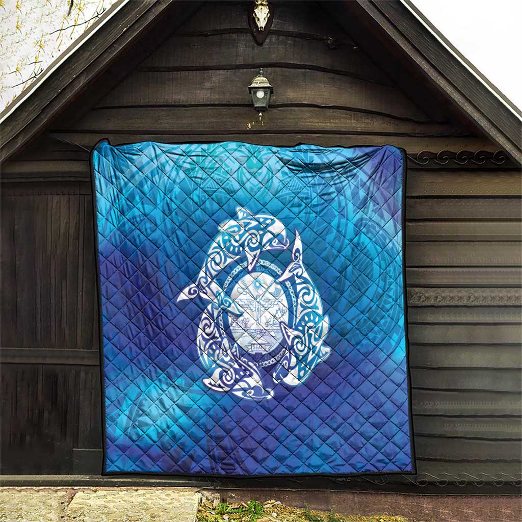 Marshall Islands Manit Day Quilt Tribal Dolphin With Marshall Seal - Polynesian Pride