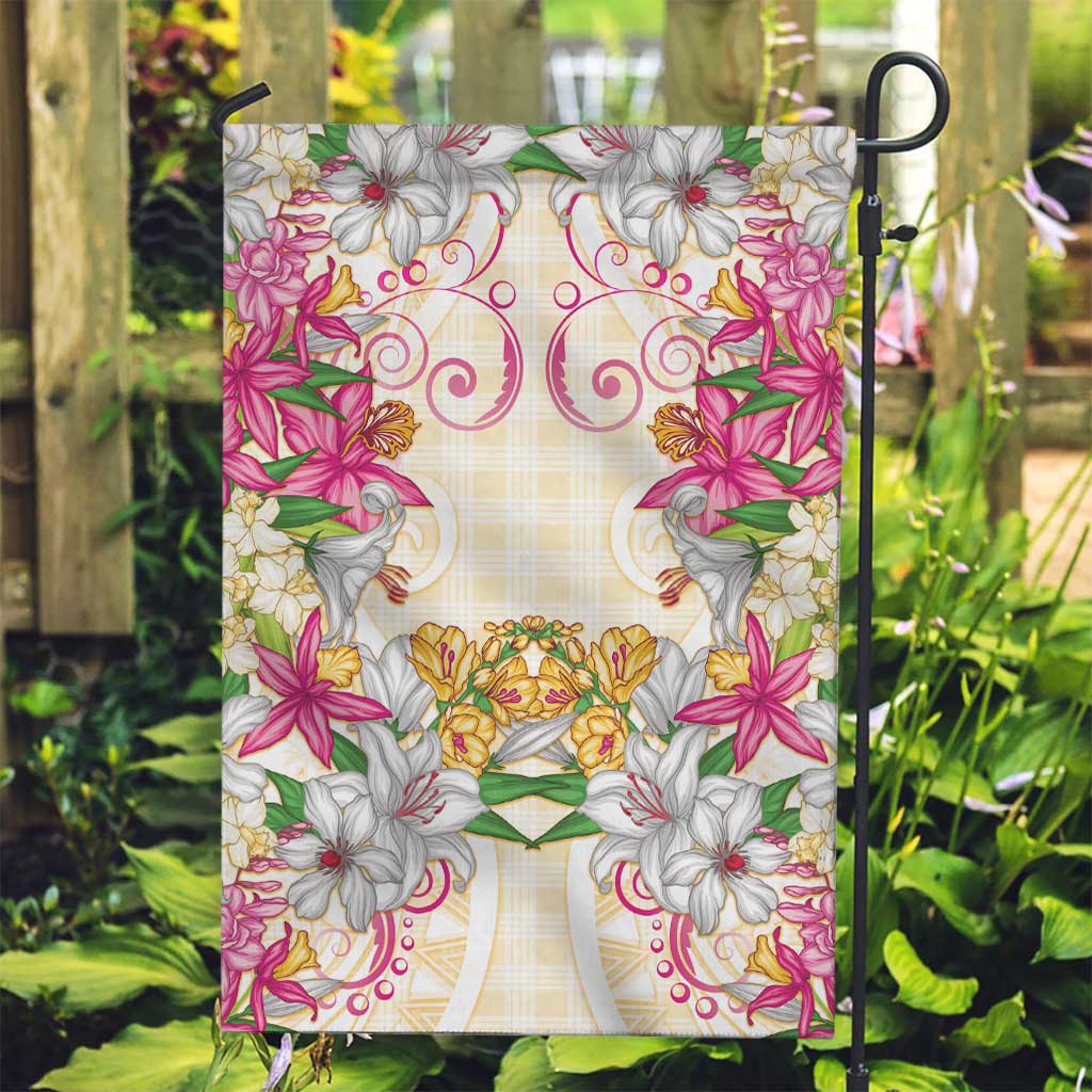 Hawaii Palaka Garden Flag Yellow Tribal Pattern With Tropical Flowers - Polynesian Pride