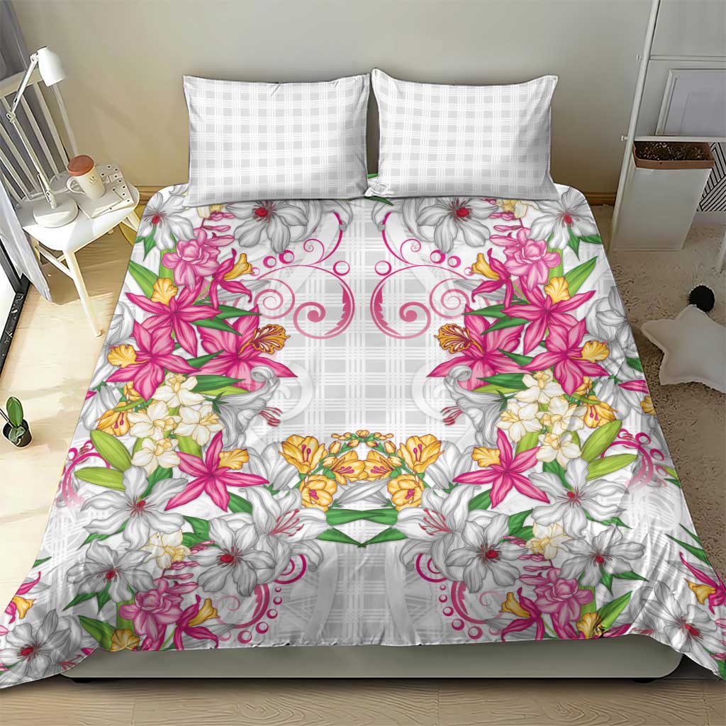 Hawaii Palaka Bedding Set White Tribal Pattern With Tropical Flowers - Polynesian Pride
