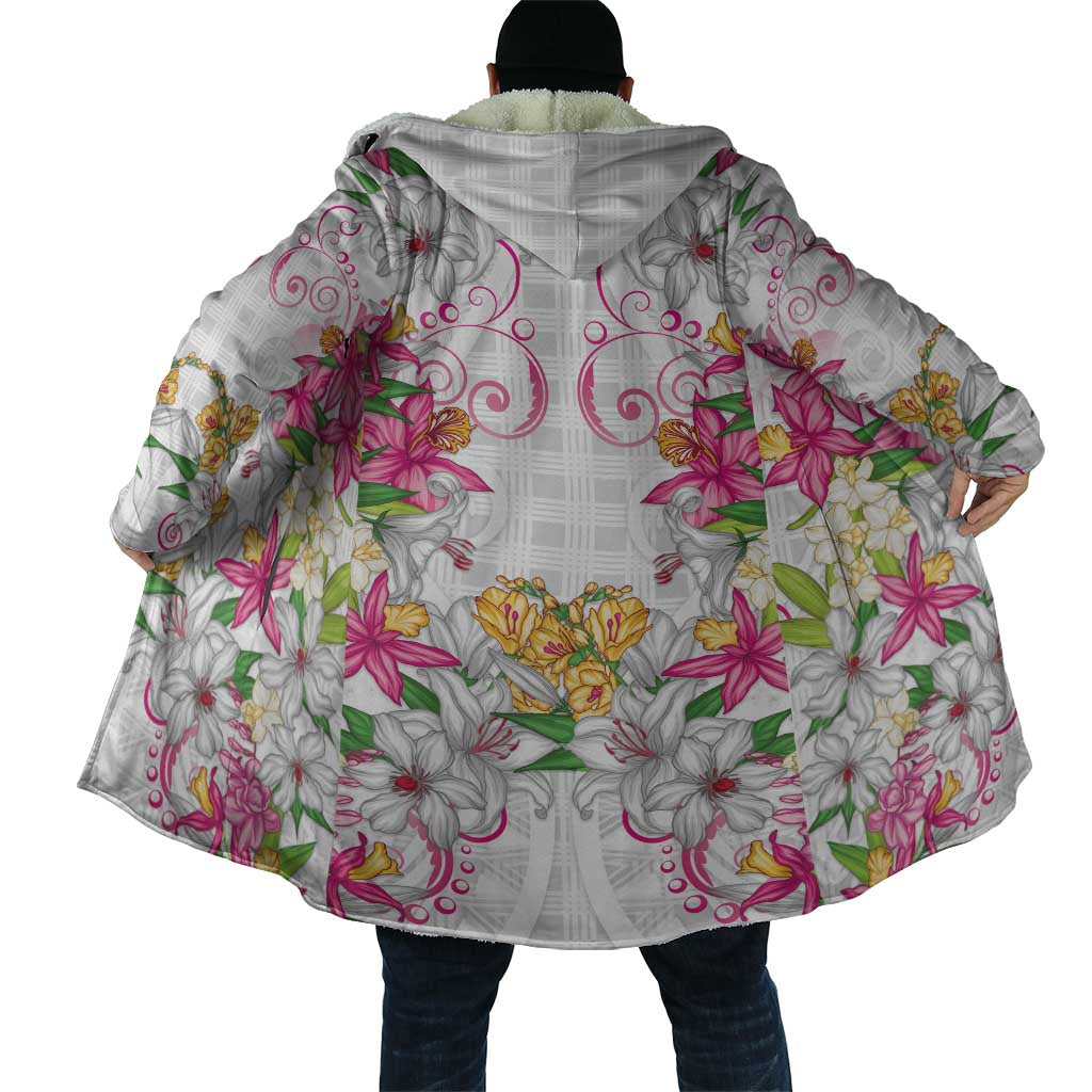 Hawaii Palaka Cloak White Tribal Pattern With Tropical Flowers - Polynesian Pride