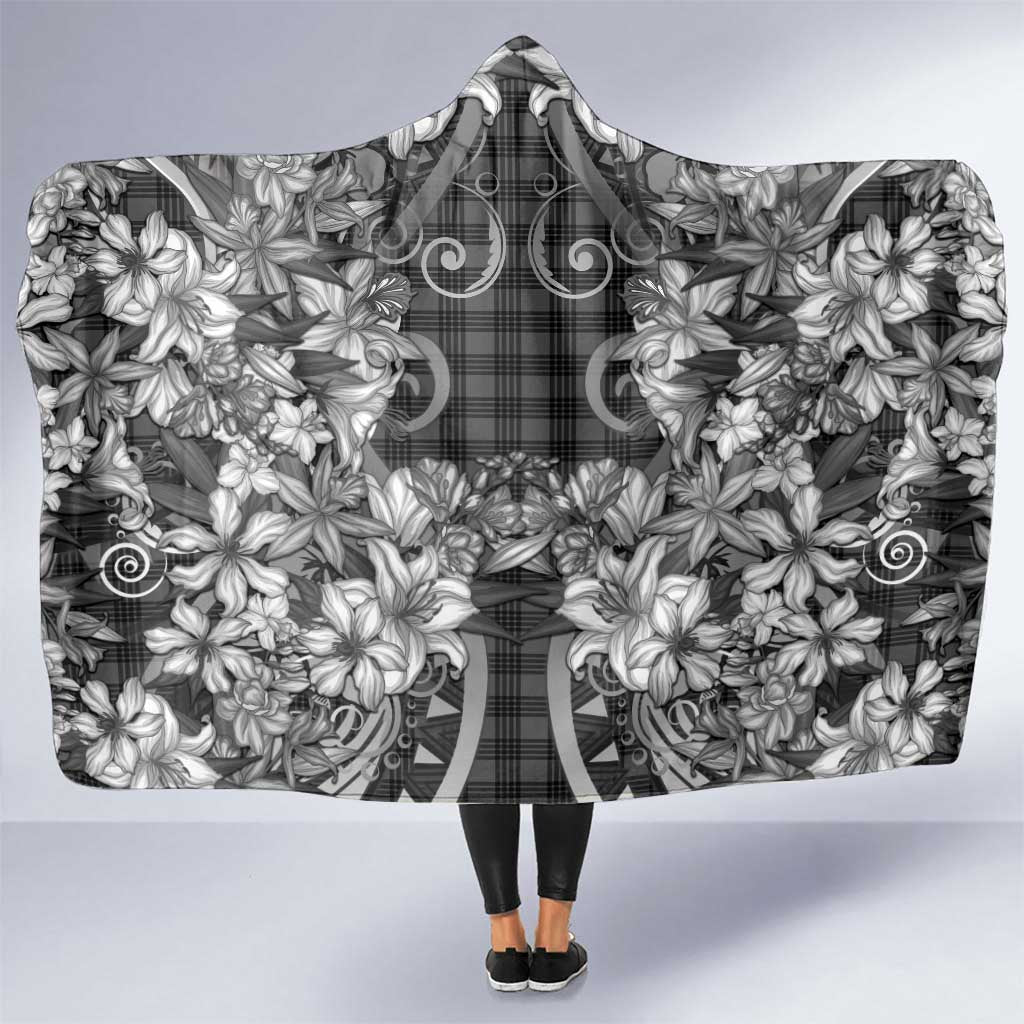 Hawaii Palaka Hooded Blanket Black Tribal Pattern With Tropical Flowers - Polynesian Pride