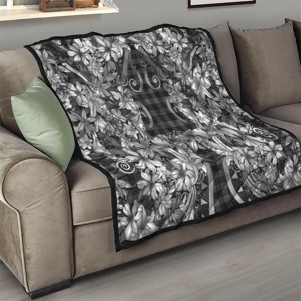 Hawaii Palaka Quilt Black Tribal Pattern With Tropical Flowers - Polynesian Pride