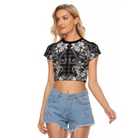 Hawaii Palaka Raglan Cropped T Shirt Black Tribal Pattern With Tropical Flowers - Polynesian Pride