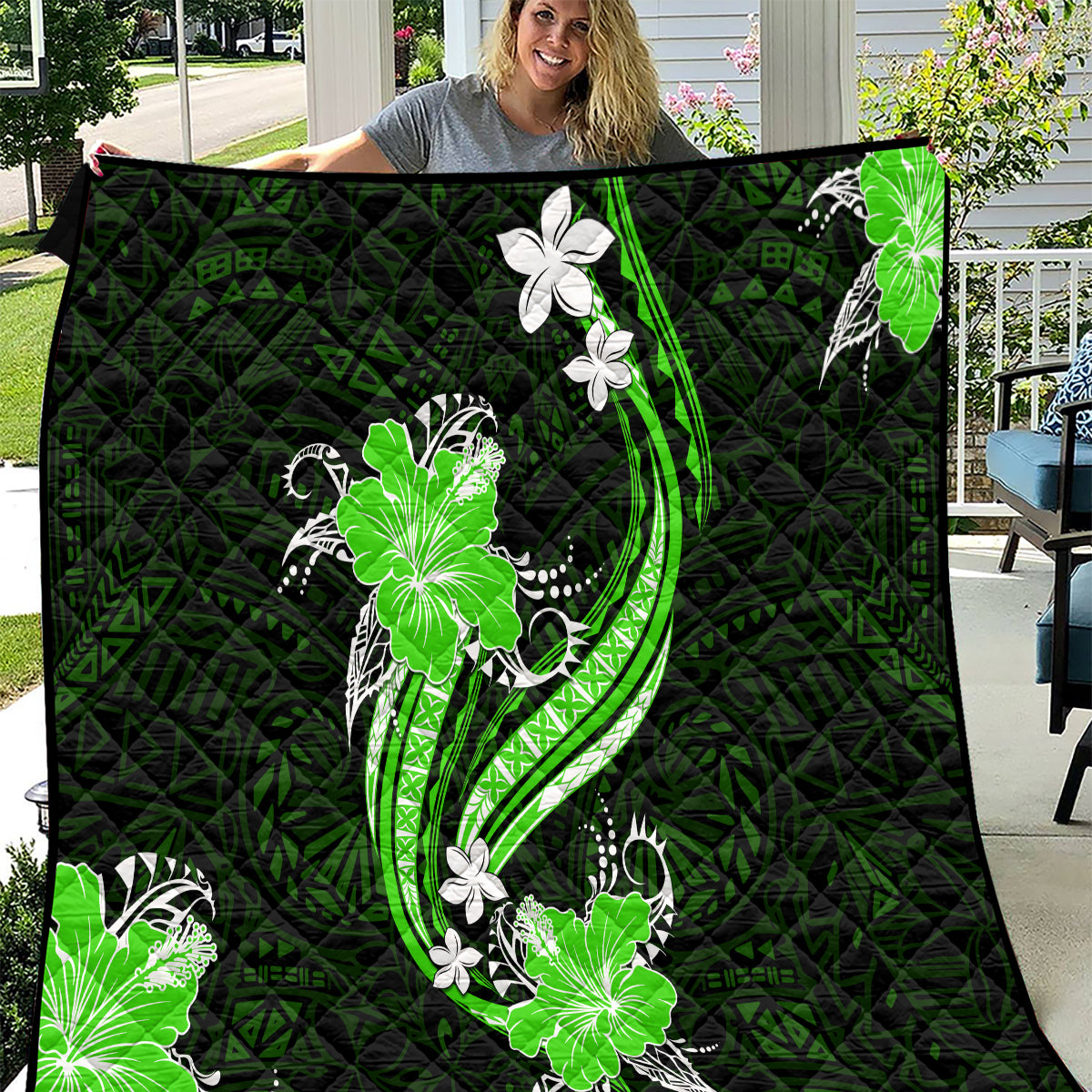 Green Polynesian Pattern With Tropical Flowers Quilt LT05 Green - Polynesian Pride