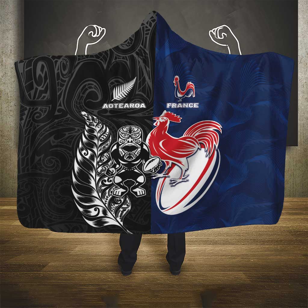 France And New Zealand Rugby Hooded Blanket Les Bleus Rooster With Maori Tiki - Polynesian Pride