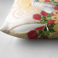 New Zealand Aotearoa Cockatoo Pillow Cover Maori Pattern With Pohutukawa Flowers LT05 - Polynesian Pride