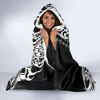 Hawaii Maui Upena Kiloi Hooded Blanket Kakau Tribal Pattern Black Version LT05 - Polynesian Pride