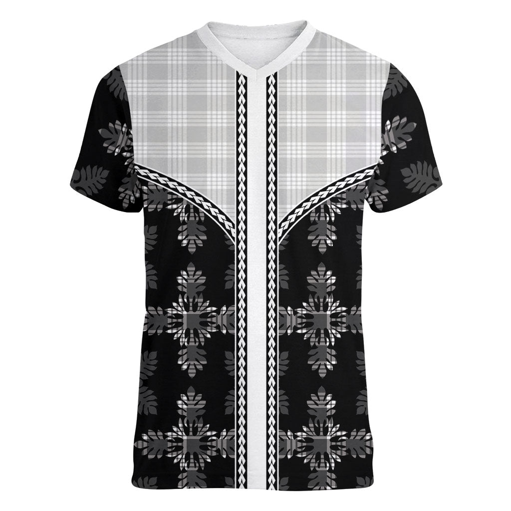 Black Hawaii Paniolo Quilt Motif Women V-Neck T-Shirt