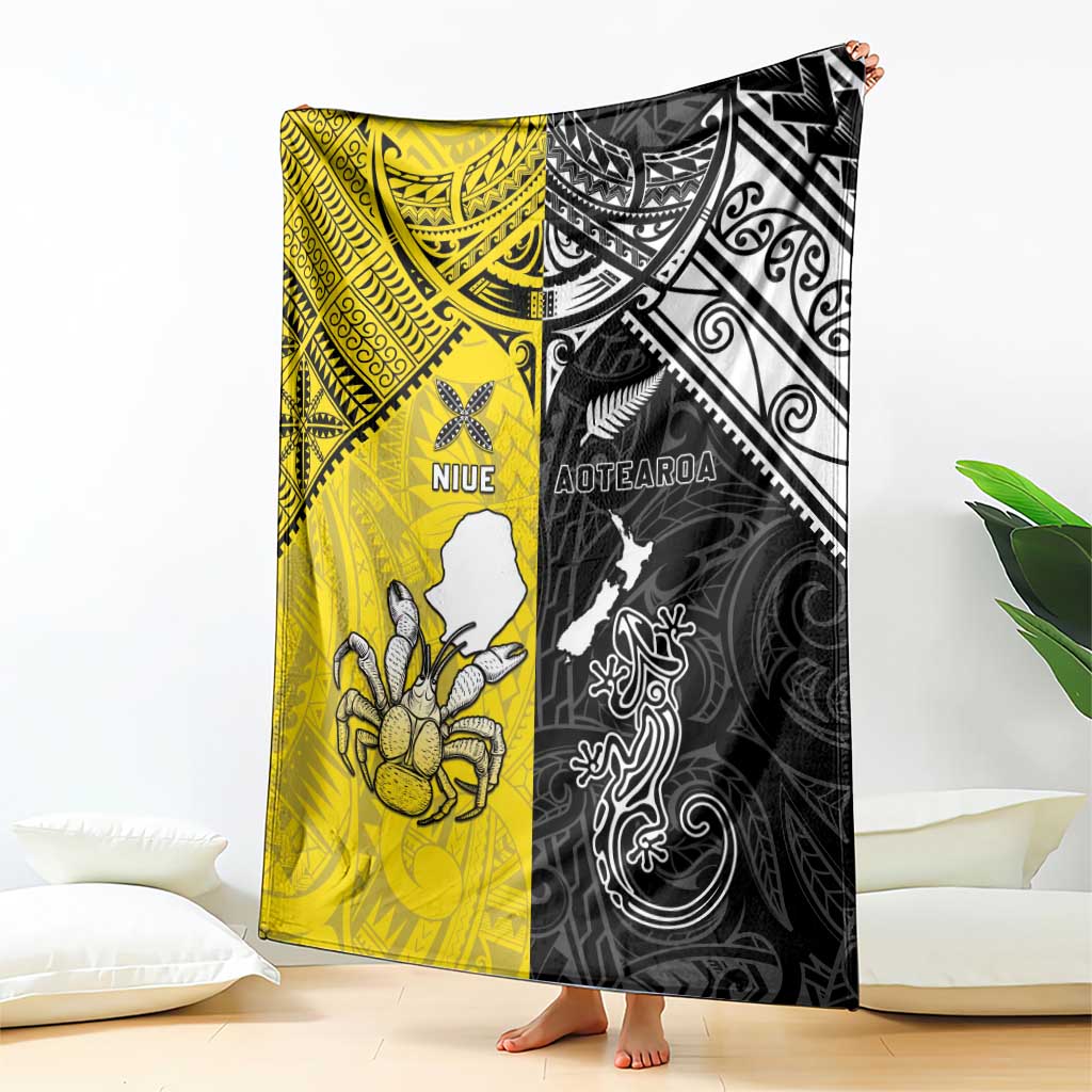 New Zealand Maori And Niue Hiapo Blanket Lizard And Coconut Crab Together LT05 - Polynesian Pride