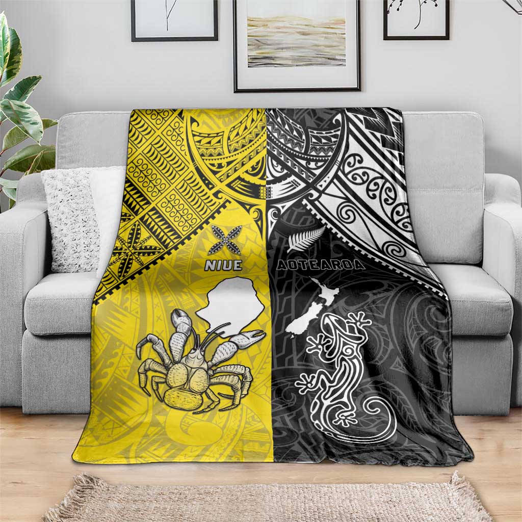 New Zealand Maori And Niue Hiapo Blanket Lizard And Coconut Crab Together LT05 - Polynesian Pride